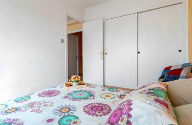 ES: Ropa de cama de calidad incluida en las habitaciones EN: Quality bed linen included in all bedrooms FR: Linge de lit de qualité inclus dans les chambres
