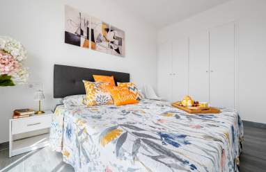 ES: Dormitorio principal con acceso directo a la terraza EN: Master bedroom with direct access to the terrace FR: Chambre principale avec accès direct à la terrasse